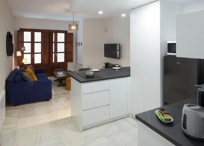 Con Balcón En El Centro Histórico Qh Reyes Católicos Apartamento